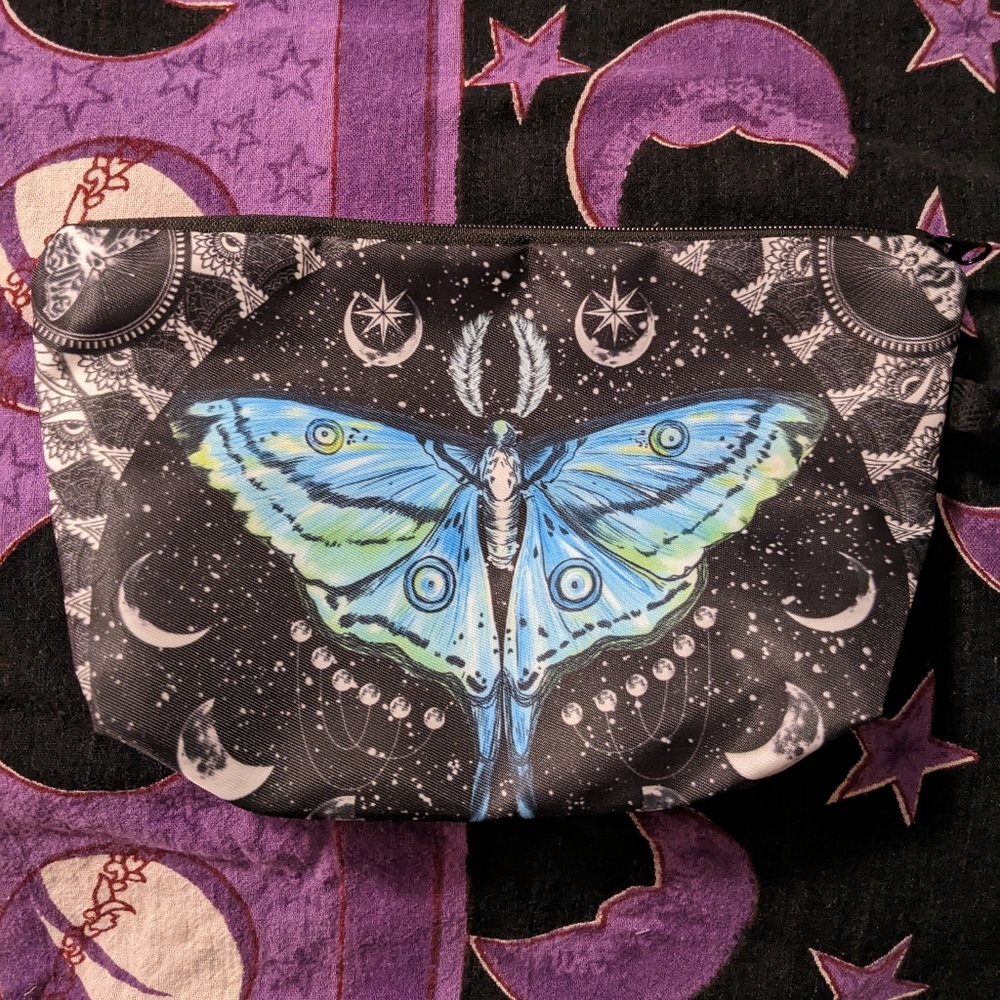 Cosmetic pouch